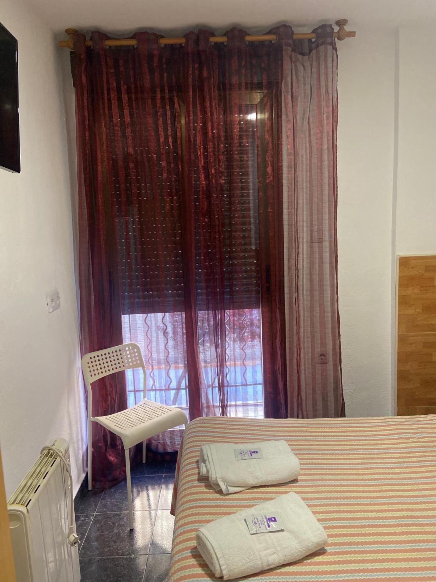 La Ferroviaria - Con Balcon - 1 Cama Con Bano Privado-sin Ascensor Affittacamere Saragozza