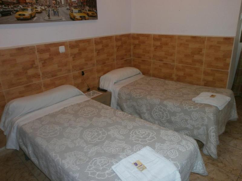 Affittacamere La Ferroviaria - Con Balcon - 1 Cama Con Bano Privado-sin Ascensor Saragozza